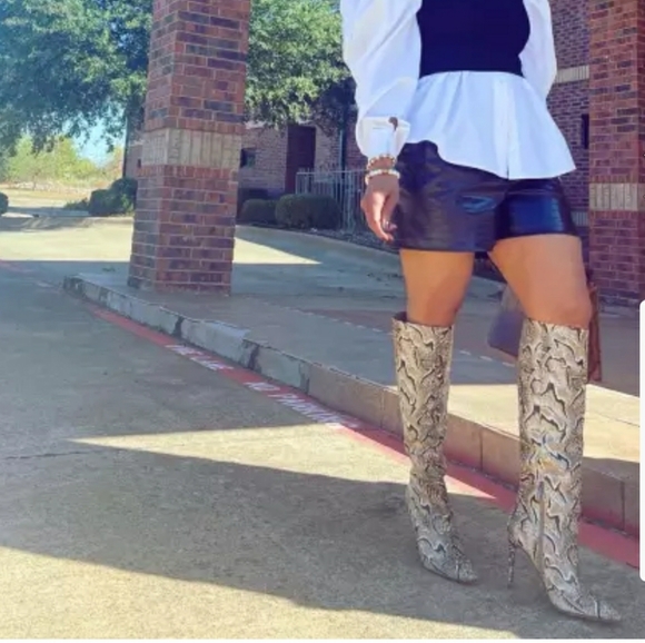 Fierce Vince Camuto Croc Embossed Leather Boots - Picture 11 of 12